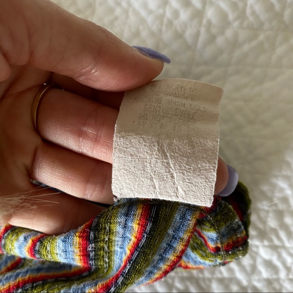 [JUNCTION] 90s RETRO RAINBOW STRIPED TEE - Picture 10 of 12